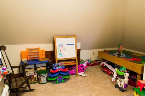 25 Curtis Ave, Wallingford CT 06492-3708 exterior