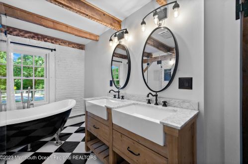 904 Sycamore Ave, Tinton Falls NJ 07724-3132 exterior