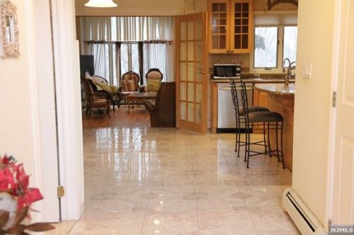 504 Manning Ct, River Edge NJ  07661-1350 exterior