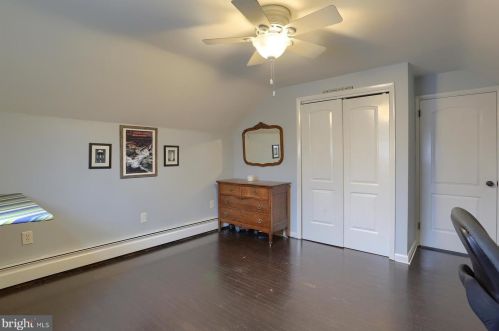 814 Sycamore Dr, Lansdale PA  19446-3128 exterior