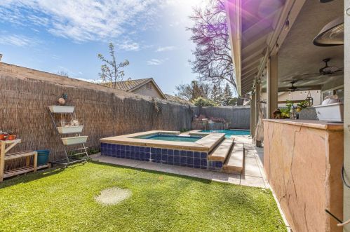 1216 Glenbrook Way, Modesto CA  95355-3676 exterior