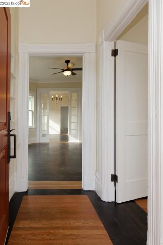 2509 Filbert St, Oakland CA 94607-2920 exterior