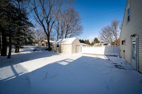 1108 8 St, Manitowoc WI 54220-2818 exterior