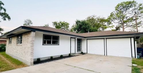 1317 Natchez Dr, Texas City, TX 77591-2319