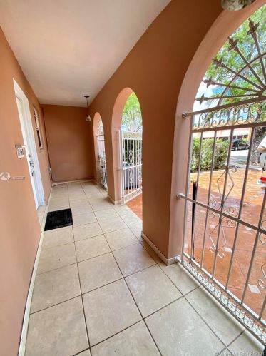 7160 2nd Ct, Hialeah, FL 33014-5308