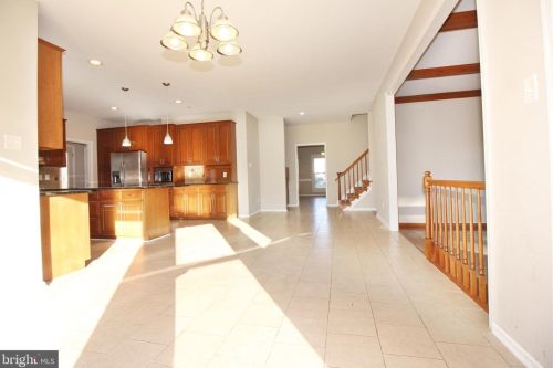 42 Bruce Dr, Southampton PA  18966-2125 exterior
