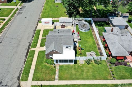 180 Grenville St, Woodbridge NJ  07095-1834 exterior