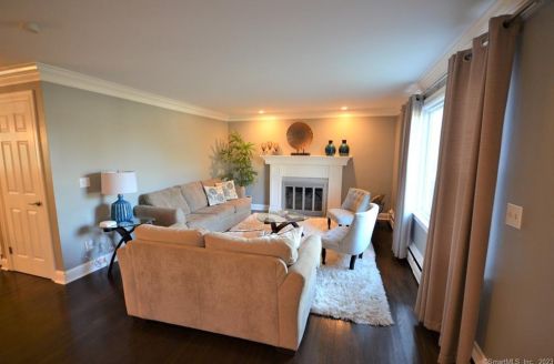 4 Ascolese Rd, Bridgeport, CT 06611-2331