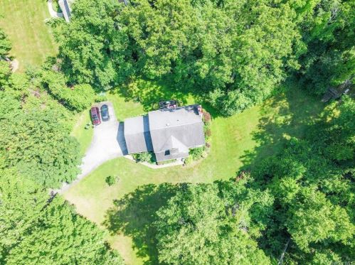 70 Iron Mountain Rd, Warwick NY  10990-3307 exterior