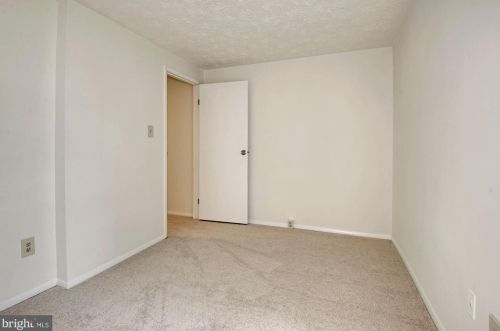 2853 Middleboro Dr, Falls Church VA  22042-4403 exterior