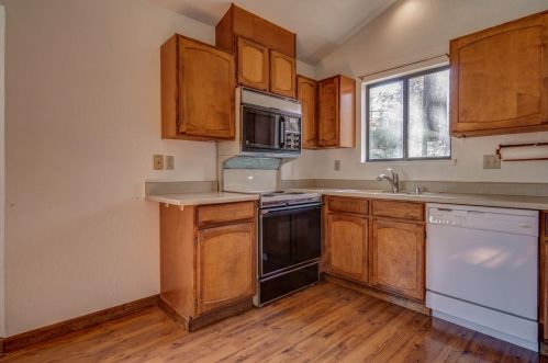 708 Doris Dr, Grass Valley CA  95945-5524 exterior