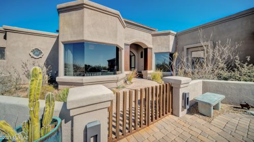 1933 Sahuaro Blossom Pl, Tucson, AZ 85718-7882