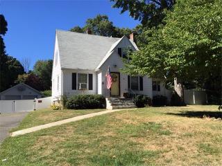 161 Peck Ln, Cheshire, CT 06410-2038