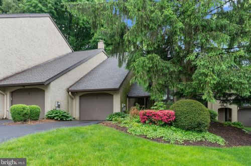 3 Golf Club Dr, Langhorne PA  19047-2162 exterior