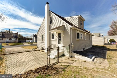 1102 Cumberland Ave, West Deptford NJ  08096-3041 exterior