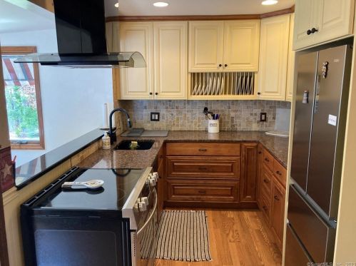 70 Great Plain Rd, Norwich CT  06360-6531 exterior
