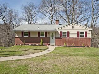 126 Skylark Dr, Glenshaw, PA 15116-1251