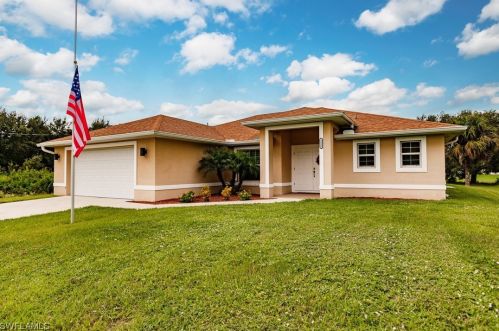 1111 Broadway Ave, Lehigh Acres, FL 33972-3120