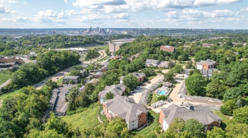 302 Keeneland Dr, Newport KY  41075-4071 exterior