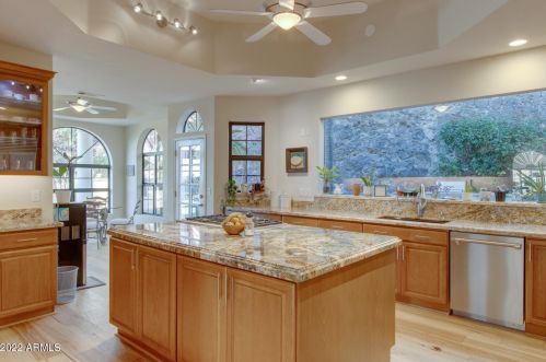 14461 15th Ave, Phoenix AZ  85023-5176 exterior