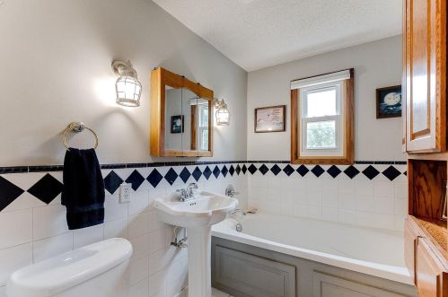 405 21st Ave, South Saint Paul MN  55075-1705 exterior