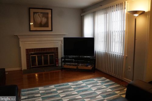 9633 Hillock Ct, Springfield VA  22015-3116 exterior