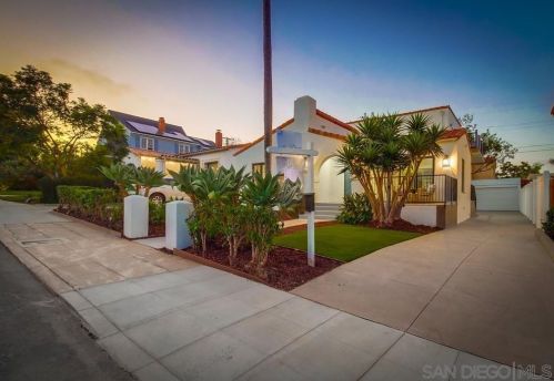 3124 Dumas St, San Diego CA 92106-1318 exterior