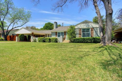 6382 Greenway Rd, Fort Worth, TX 76116-4425