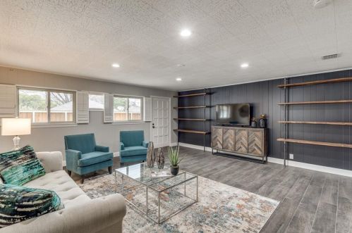 1306 Glen Cove Dr, Richardson TX  75080-3727 exterior