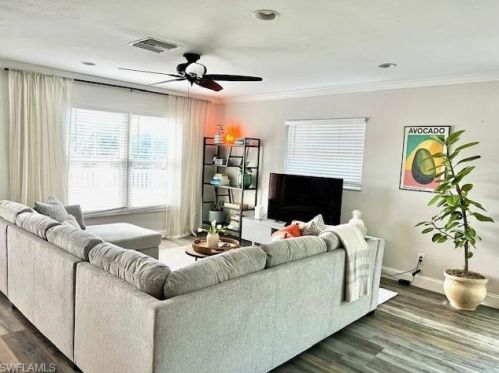679 110th Ave, Naples, FL 34108-1817