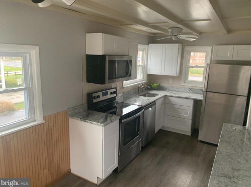 653 Gulph Rd, Norristown PA  19406-3704 exterior