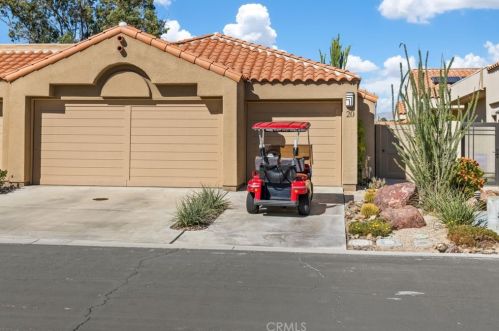 20 Hilton Head Dr, Rancho Mirage CA  92270-1607 exterior