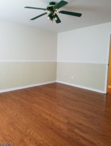 603 Maple Hill Dr, Woodbridge NJ  07095-4107 exterior