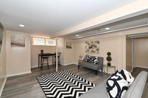 4902 Hoyt Pl, Milwaukee WI  53216-2331 exterior