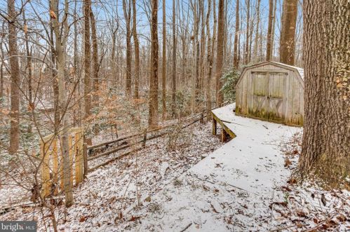 5483 Rector Dr, Woodbridge VA  22193-3703 exterior