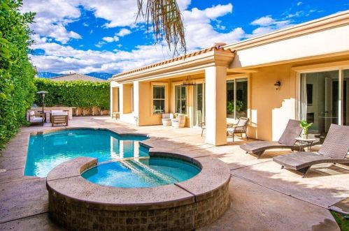 79 Calle Manzanita, Rancho Mirage CA  92270-4140 exterior