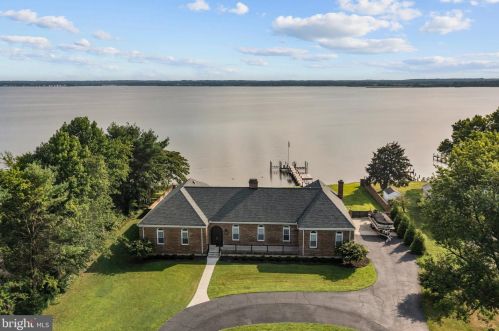 19725 Tidewater Trl, Tappahannock VA  22560 exterior