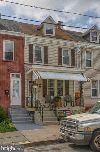 656 Hebrank St, Lancaster, PA 17603-5661
