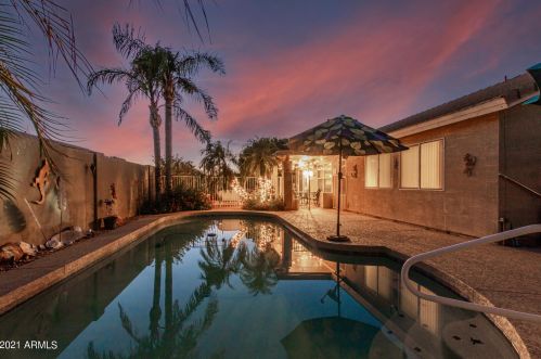319 Betsy Ln, Gilbert, AZ 85233-8513