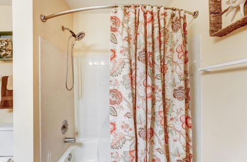 2466 Hooverside Ln, Darbydale OH  43123-3934 exterior