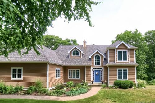 42 Forest Ridge Rd, Haddam, CT 06438-1000