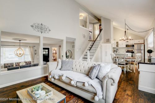 10 Calvin Ct, Old Bridge NJ  08857-2147 exterior