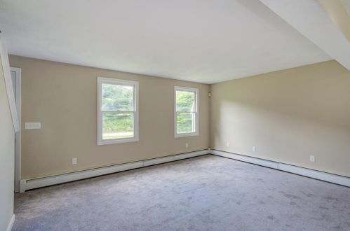 21 Belfield Dr, Providence RI  02919-1801 exterior