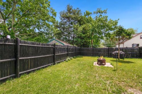 61 Church Ave, Warwick RI  02889-3377 exterior