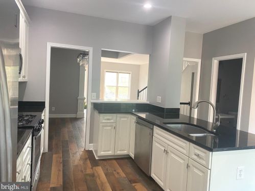 14705 Potomac Branch Dr, Woodbridge VA  22191-4023 exterior