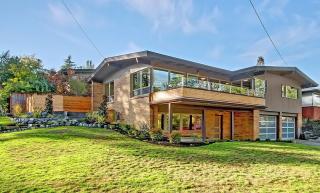 5560 Holly St, Seattle, WA 98118-3468