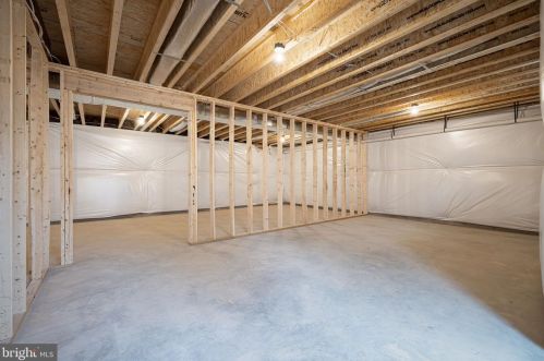 10914 Thiel Ct, Spotsylvania VA  22551-8034 exterior