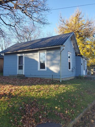 168 Michigan Ave, Wilmington, OH 45177-1327