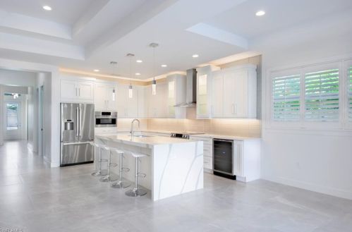 670 101st Ave, Naples, FL 34108-3241