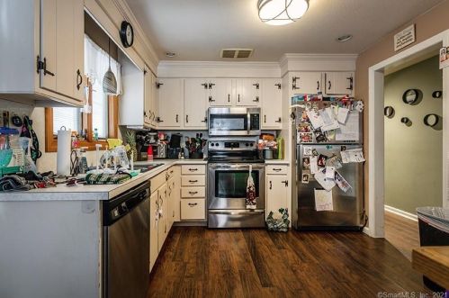 40 Murphy Rd, Litchfield, CT 06750-1416